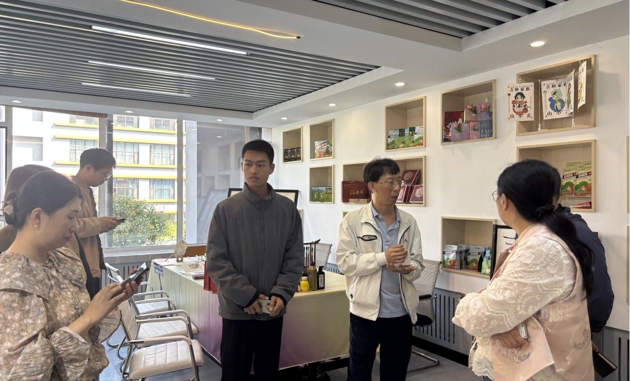 1759128127790069.jpg 图片7.jpg